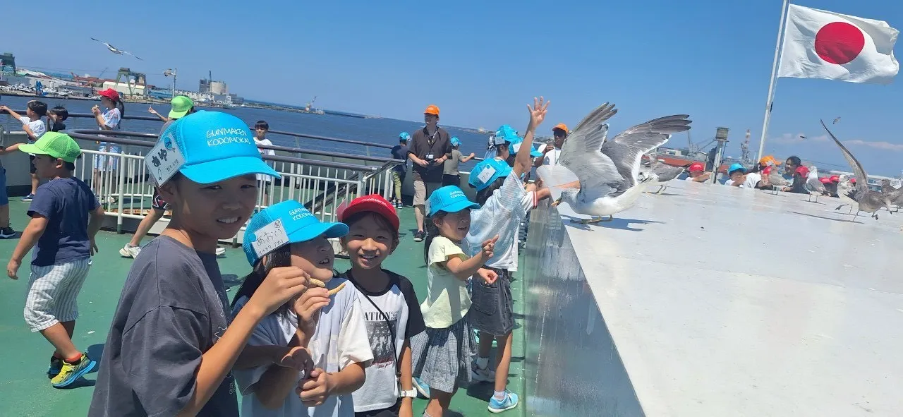 帰りのバスでリラックスしている様子